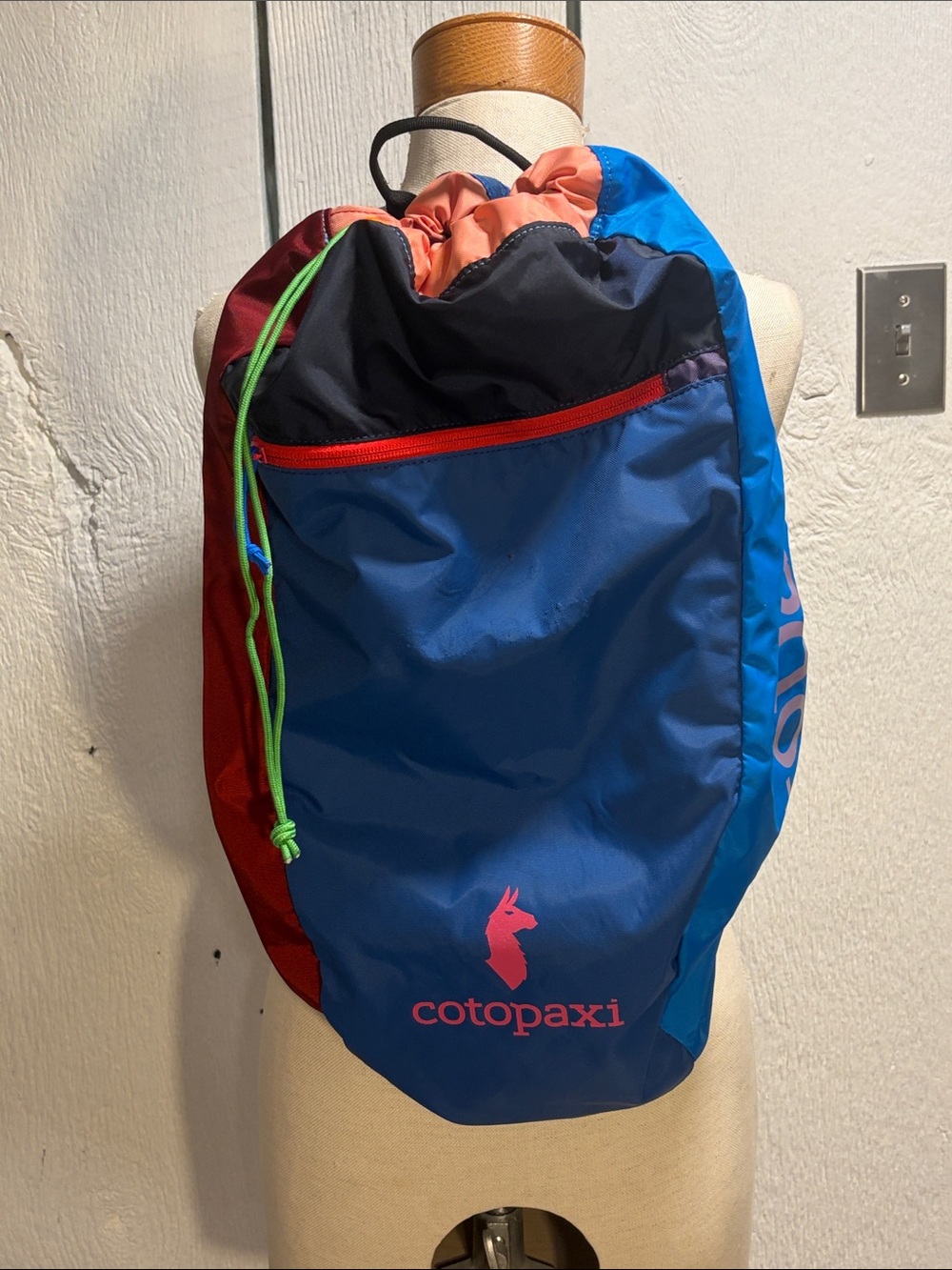 Cotopaxi Luzon 18L Backpack - Unique Del Día Colorway - Blue red pink teal